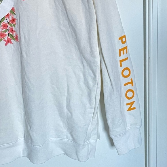 Peloton Oversized Everyday Cream Pink Floral Crewneck Sweatshirt 35001 - Picture 13 of 16